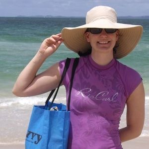 Meet your Posher, Esther